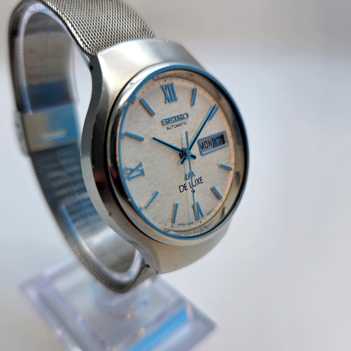 Seiko LM DE LUXE 5616 snowflake dial with mesh bracelet