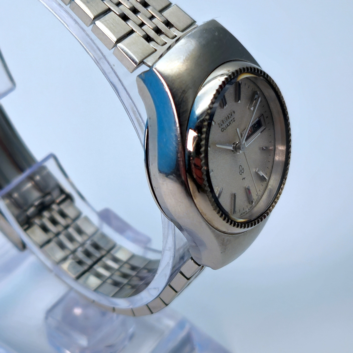 A Seiko 4303-0040 ladies quartz watch from 1976, with diamond dust dial and chamfered bezel. 
