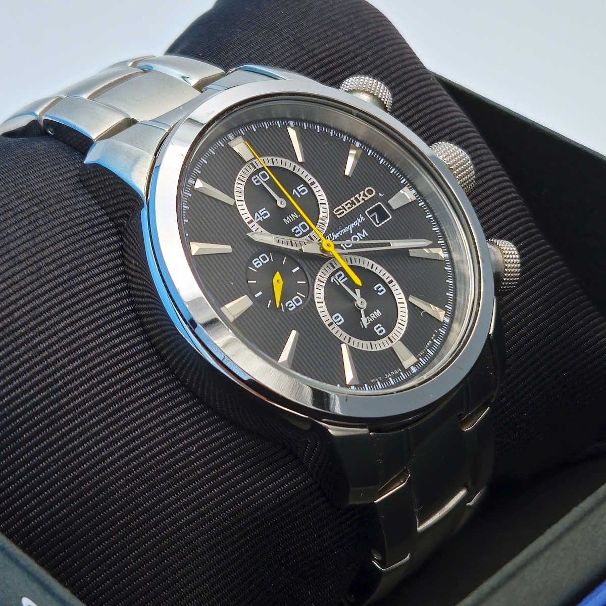 Seiko 7T62-0LG0 quartz chronograph
