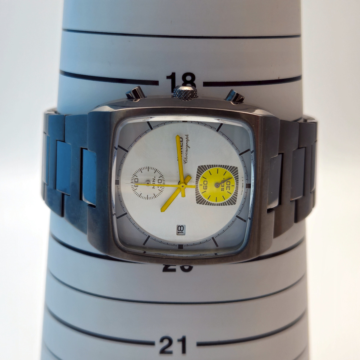 Seiko 7T94 Retro by Tomoki Sukezane, Monaco, Silver/Yellow