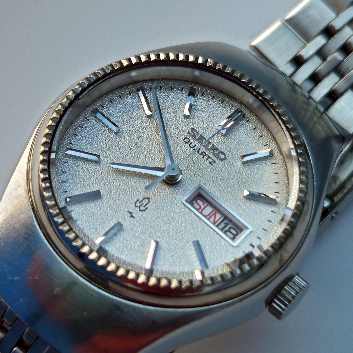 A Seiko 4303-0040 ladies quartz watch from 1976, with diamond dust dial and chamfered bezel. 
