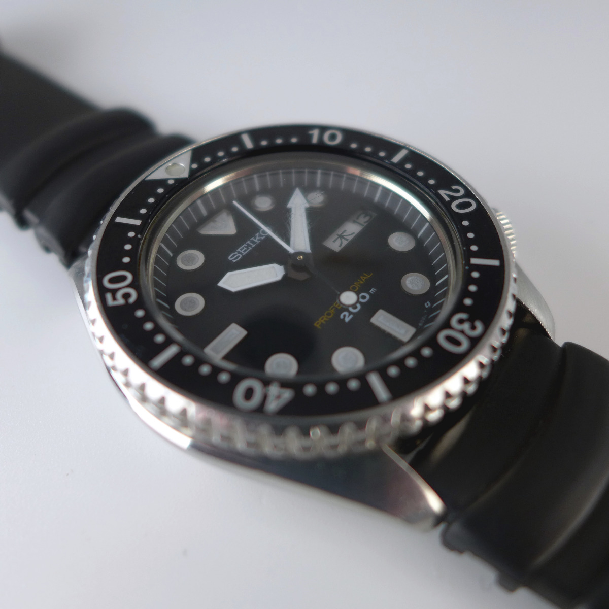 Seiko 7c43-6010 mid-sized diver's watch