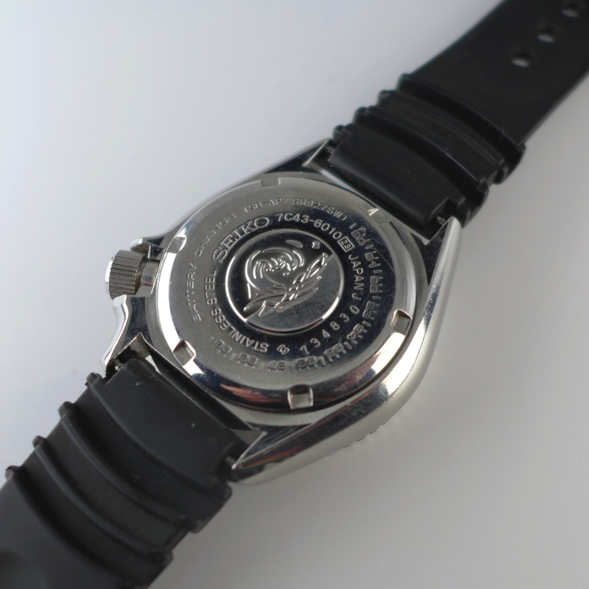Seiko 7c43-6010 mid-sized diver's watch, case back