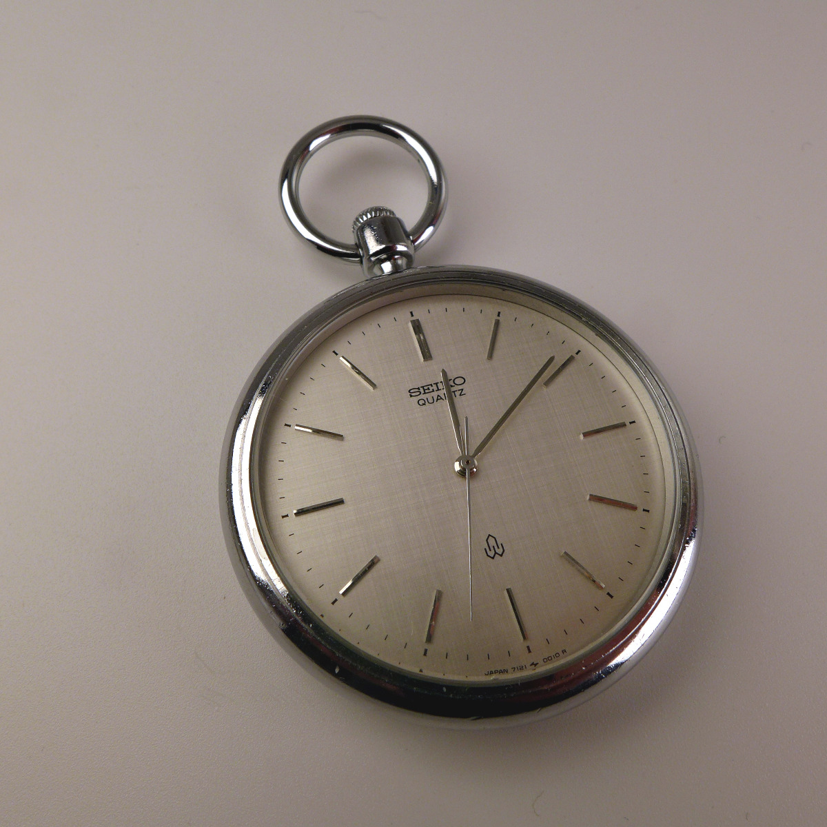 Seiko 7121-0010 linen dial pocket watch