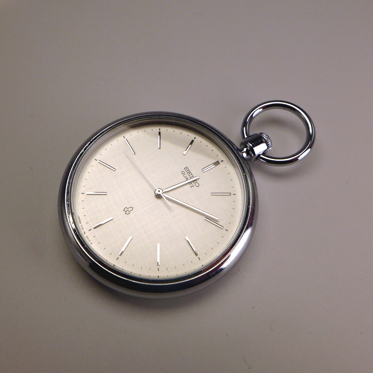 Seiko 7121-0010 linen dial pocket watch
